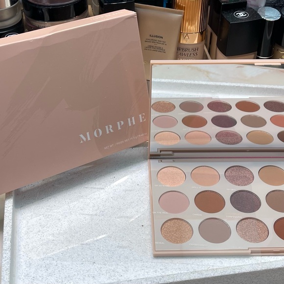 Morphe ~ ‘18T TRUTH OR BARE’ Artistry Eyeshadow Palette ~ FS, RARE & HTF ~ NIB - Picture 14 of 16